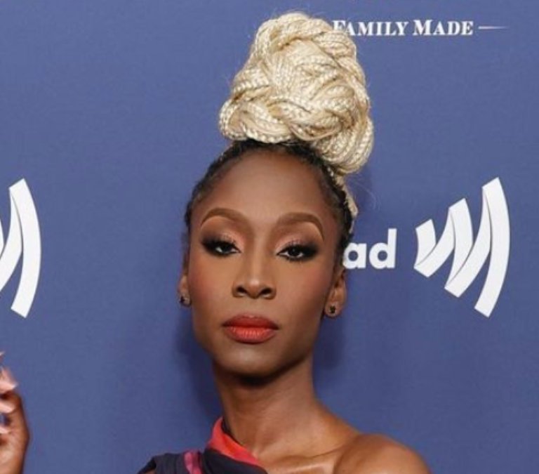 Angelica Ross attends the 34th Annual GLAAD Awards | Reflect Beauty